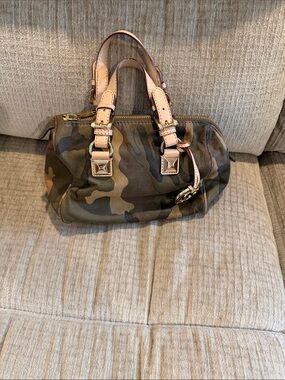 Michael Kors rare green camouflage handbag APX 9 x 10